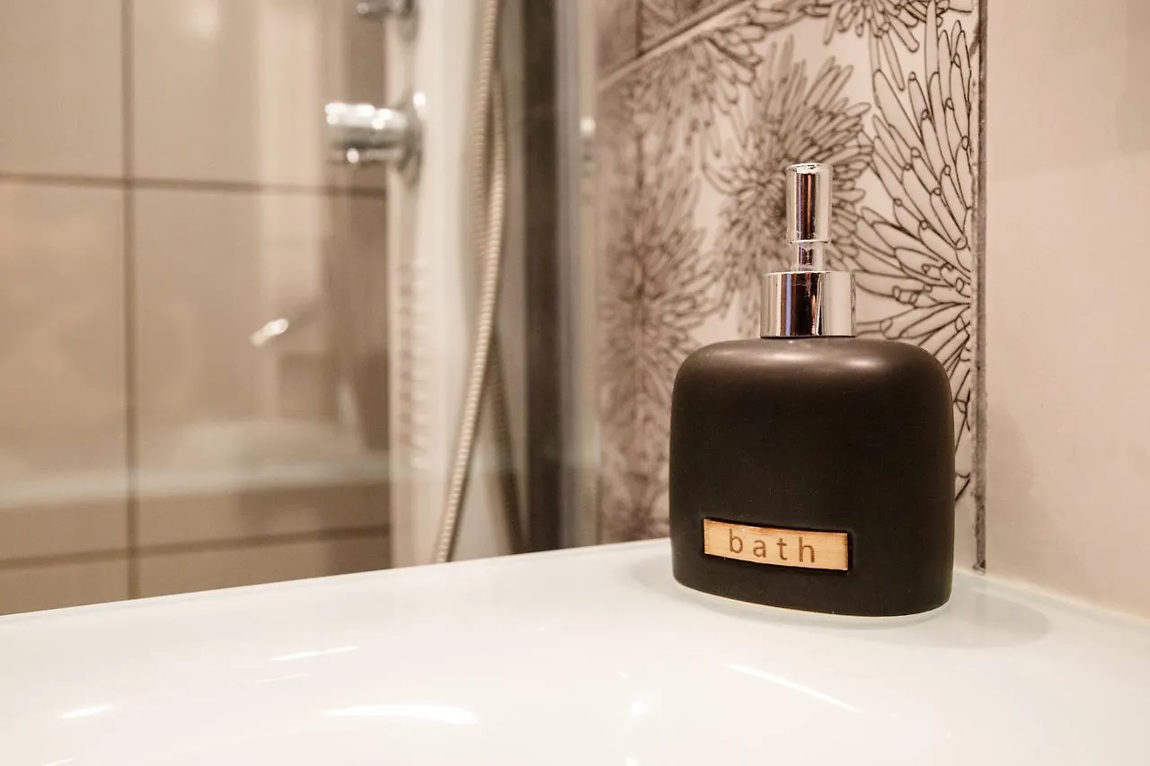 Evel'S Home Suites Салоники Апартаменты